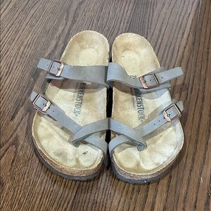 Birkenstock Taupe Mayari toe loop strappy sandals sz 8